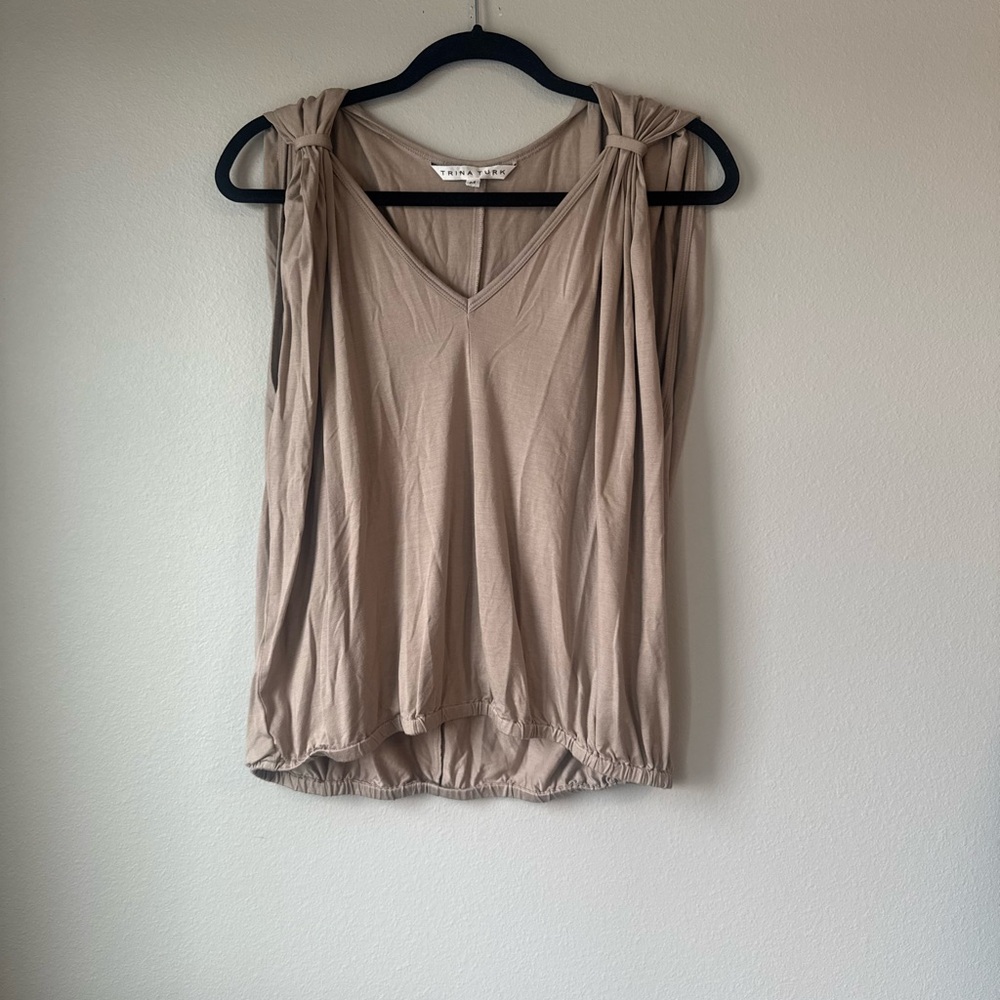 Trina Turk Tan V-Neck Sleeveless Blouse
